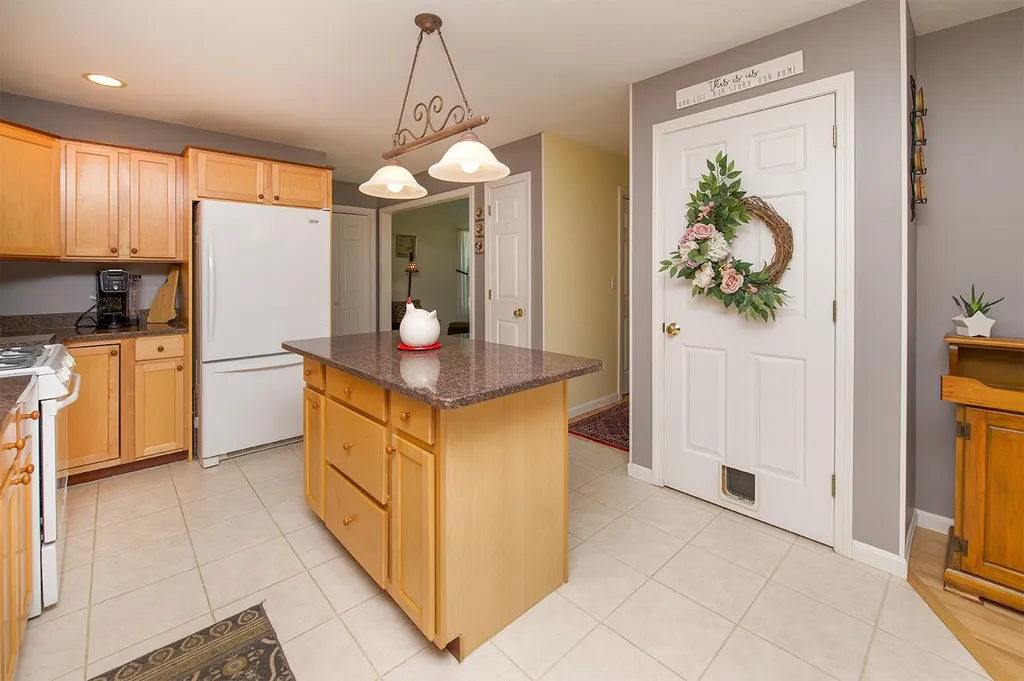 22 Lexington Drive Sandown NH 03873