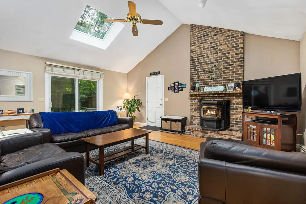 24 Stowecroft Drive Hampton NH 03842