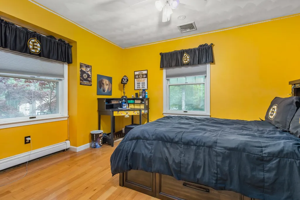 24 Stowecroft Drive Hampton NH 03842
