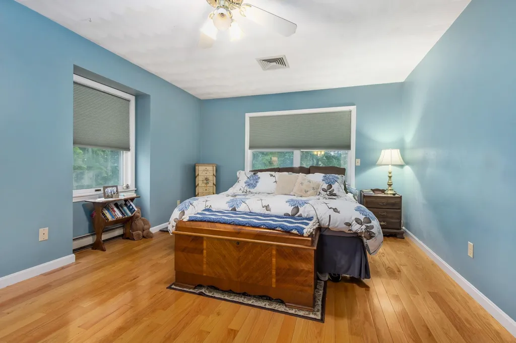 24 Stowecroft Drive Hampton NH 03842