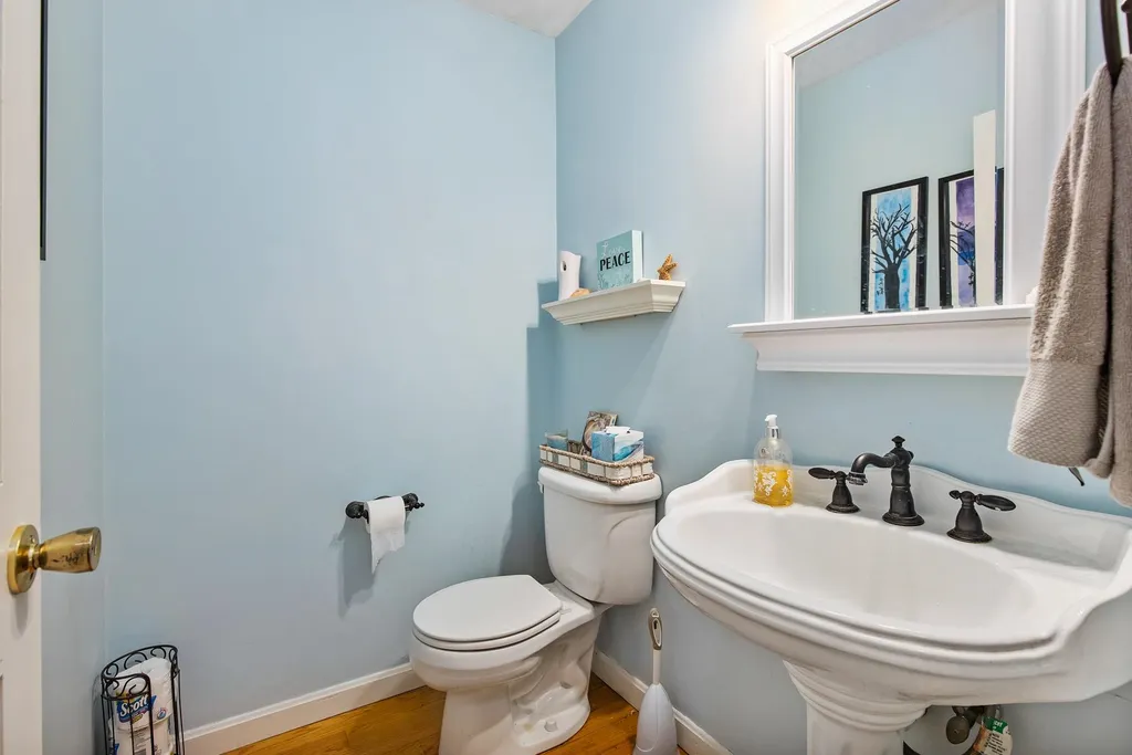 24 Stowecroft Drive Hampton NH 03842