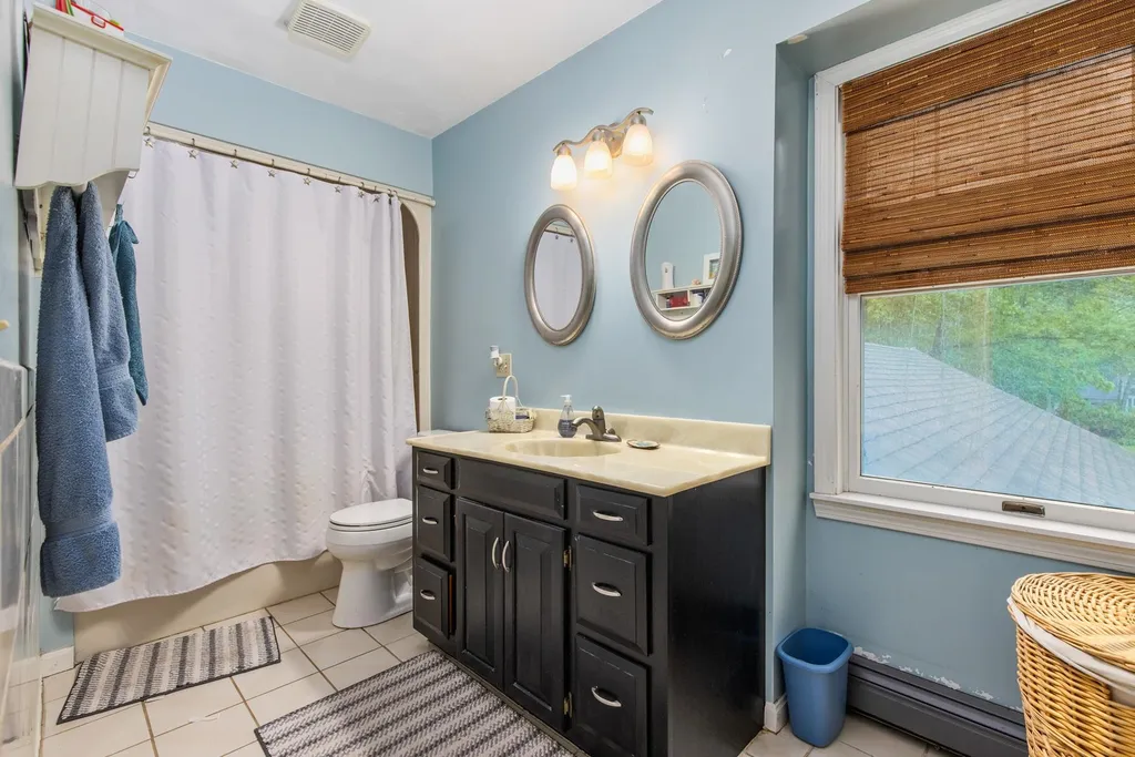 24 Stowecroft Drive Hampton NH 03842