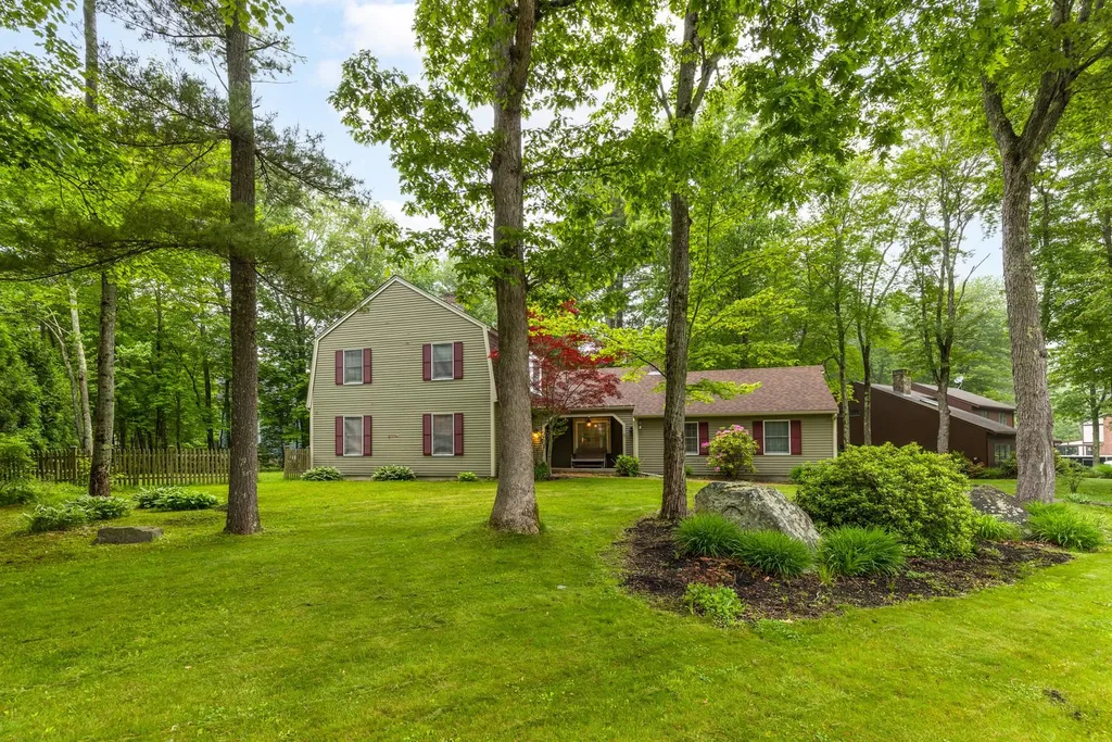 24 Stowecroft Drive Hampton NH 03842