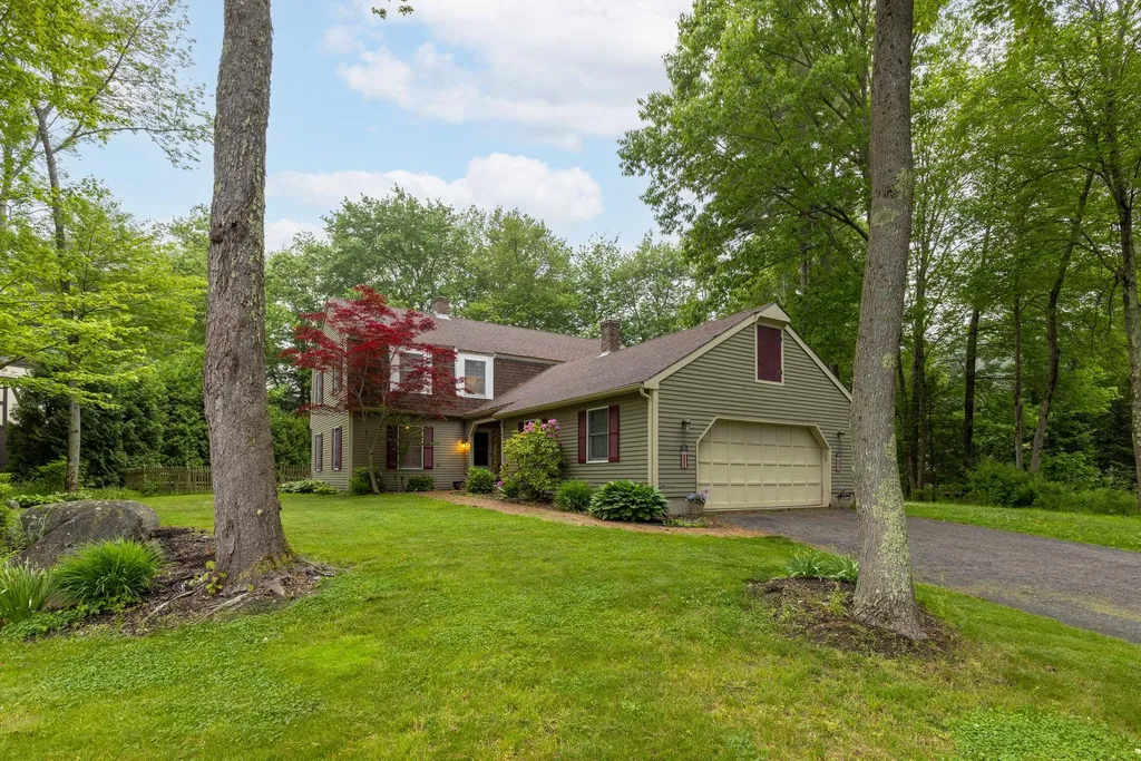 24 Stowecroft Drive Hampton NH 03842