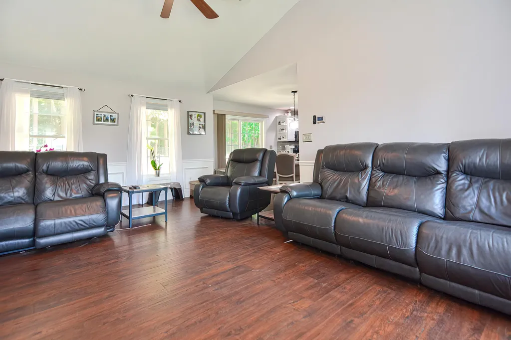 184 South Road Londonderry NH 03053