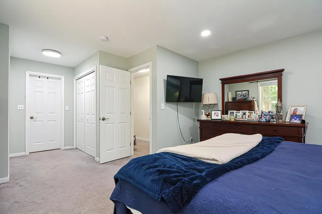 184 South Road Londonderry NH 03053