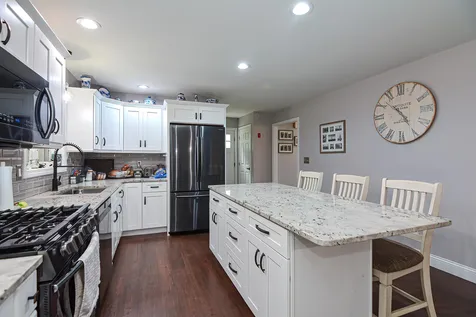 184 South Road Londonderry NH 03053