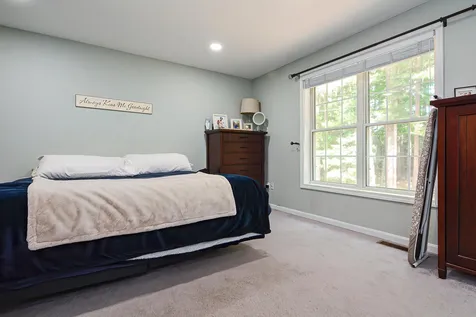 184 South Road Londonderry NH 03053