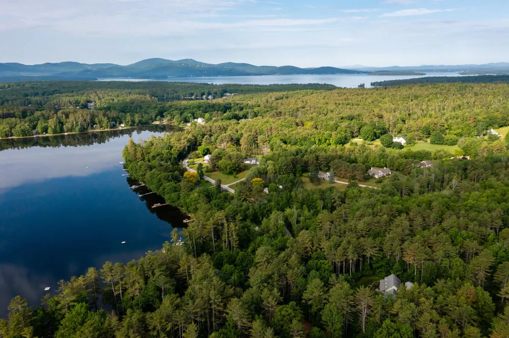 34 Mirror Lake Drive Tuftonboro NH 03816