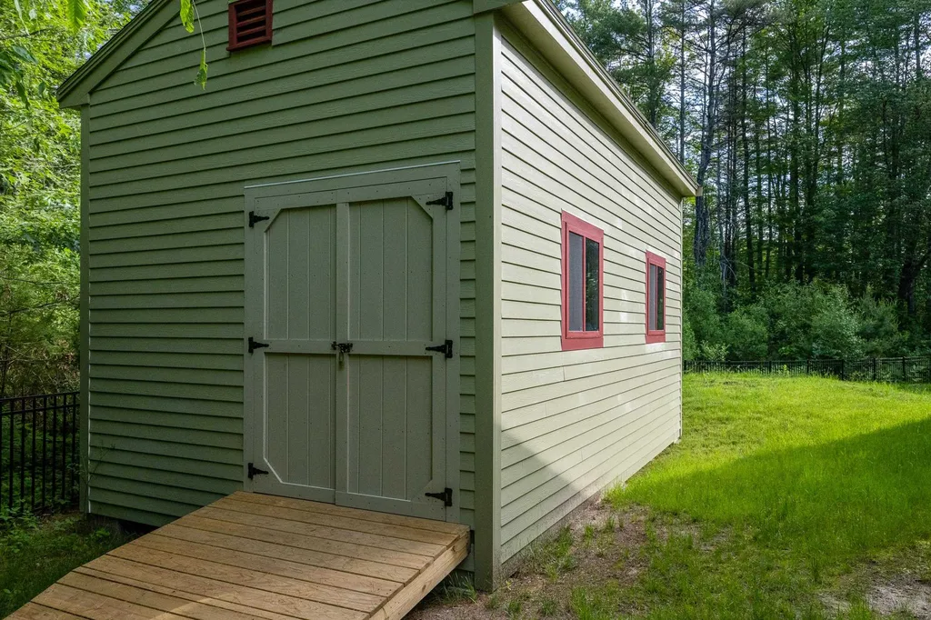 34 Mirror Lake Drive Tuftonboro NH 03816