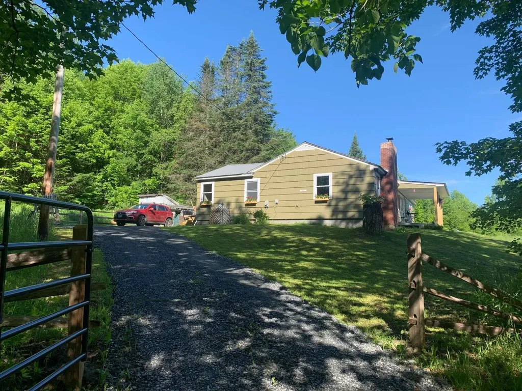 4927 Maplewood Road Corinth VT 05086