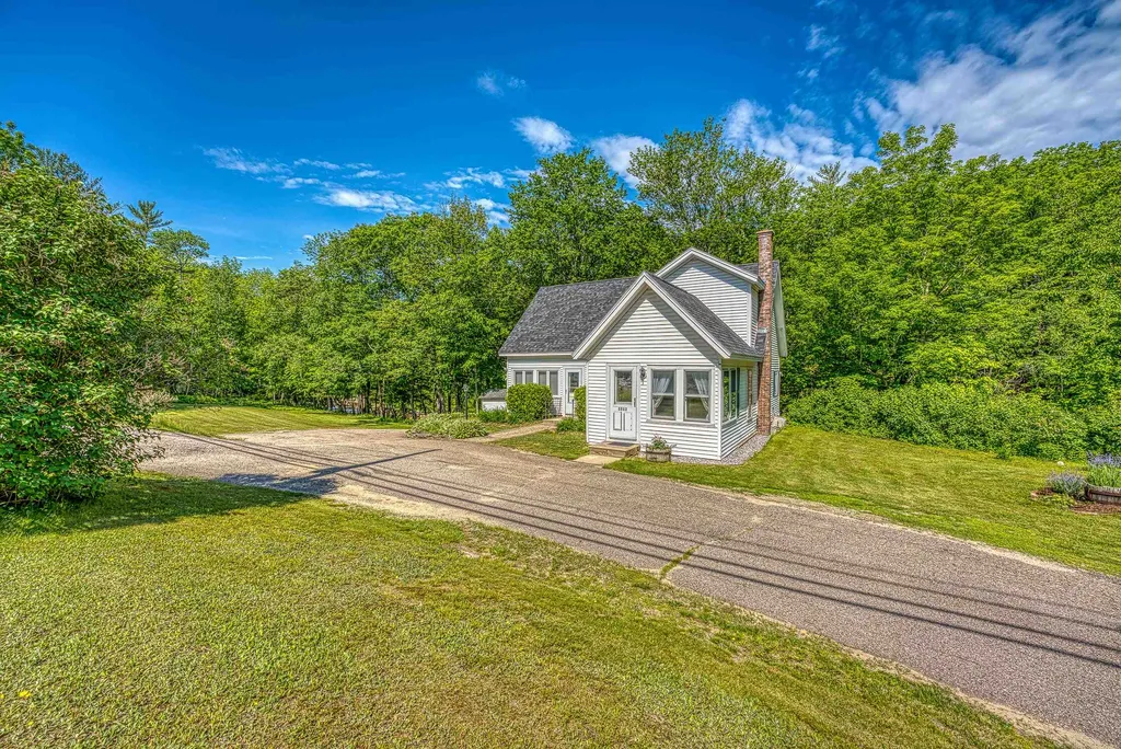 1217 Nh Route 175 Campton NH 03223