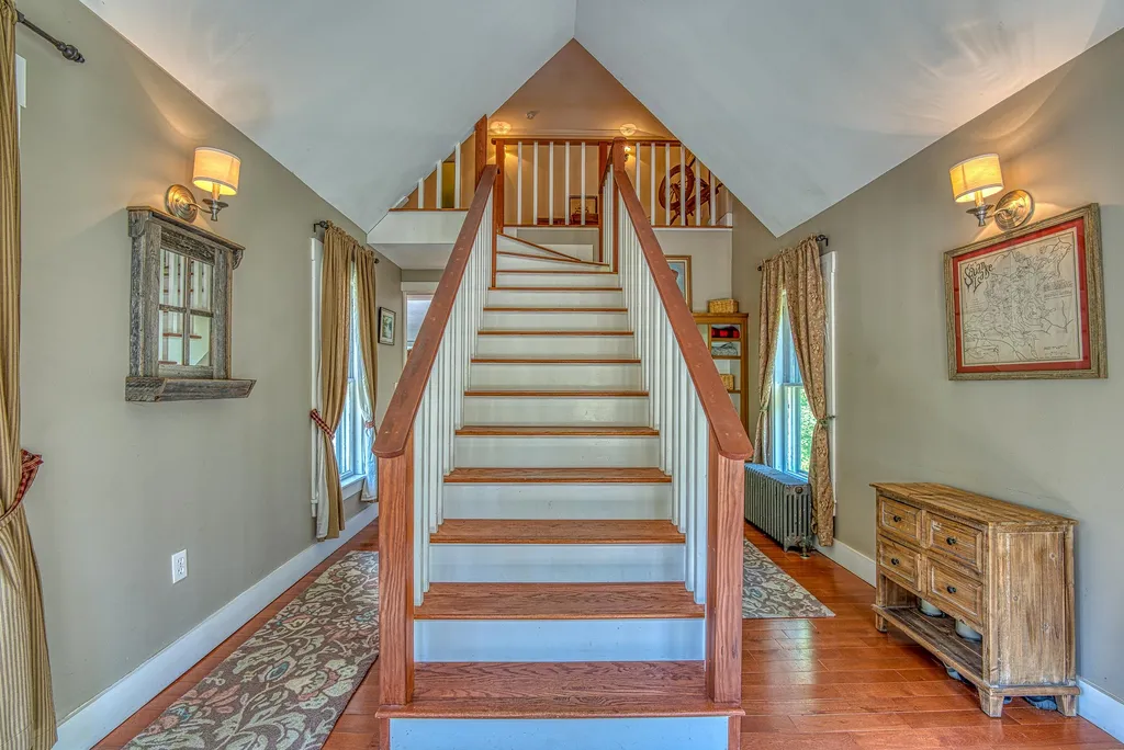 1217 Nh Route 175 Campton NH 03223