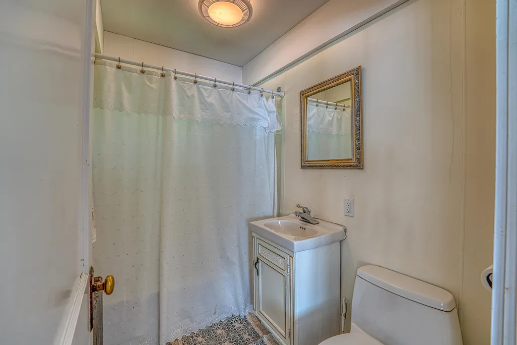 1217 Nh Route 175 Campton NH 03223