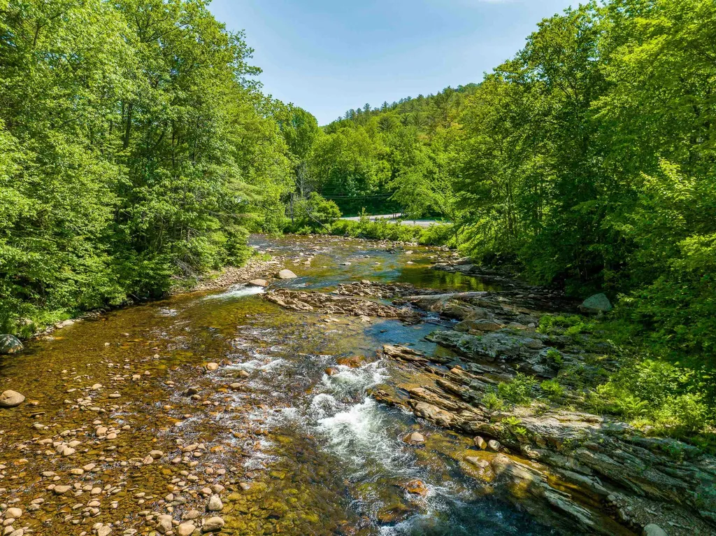 1217 Nh Route 175 Campton NH 03223