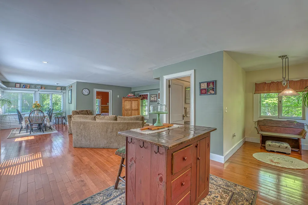 1217 Nh Route 175 Campton NH 03223
