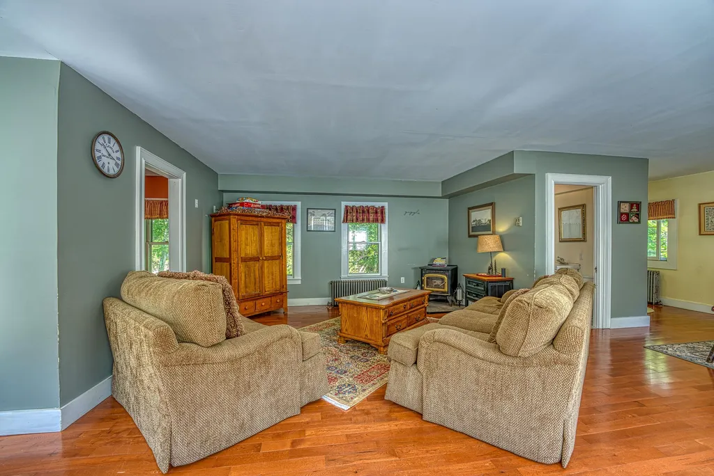 1217 Nh Route 175 Campton NH 03223