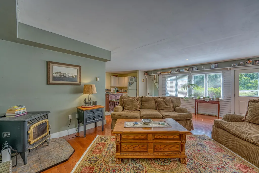 1217 Nh Route 175 Campton NH 03223