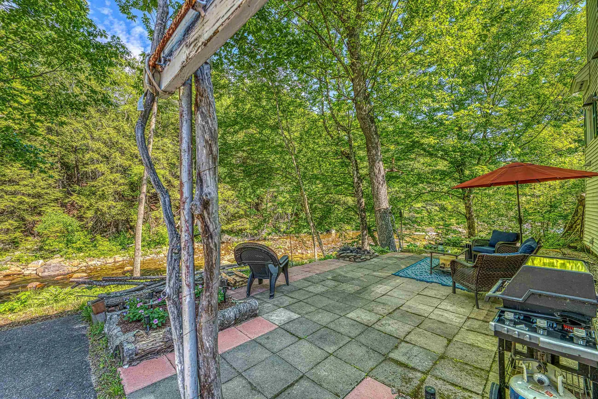 1217 Nh Route 175 Campton NH 03223