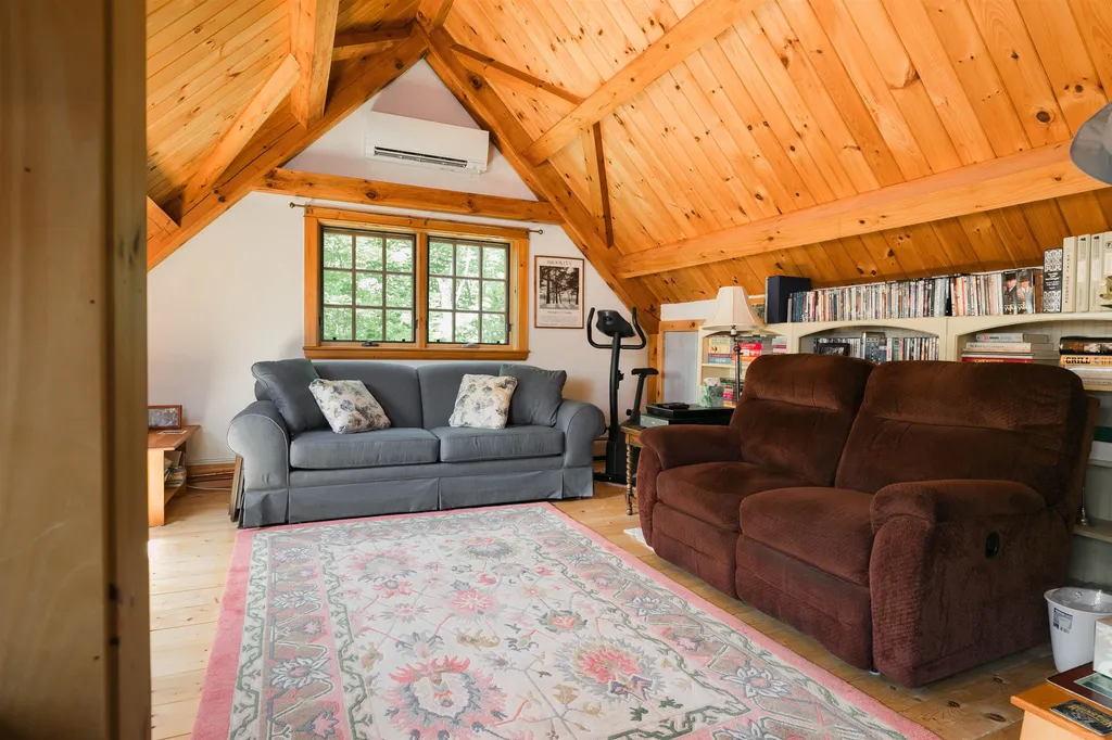 30 Thurston Pond Road Deerfield NH 03037