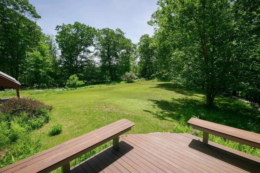 30 Thurston Pond Road Deerfield NH 03037
