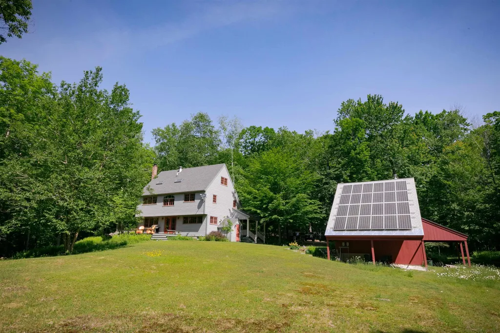 30 Thurston Pond Road Deerfield NH 03037