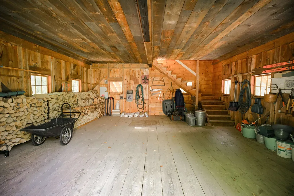 30 Thurston Pond Road Deerfield NH 03037