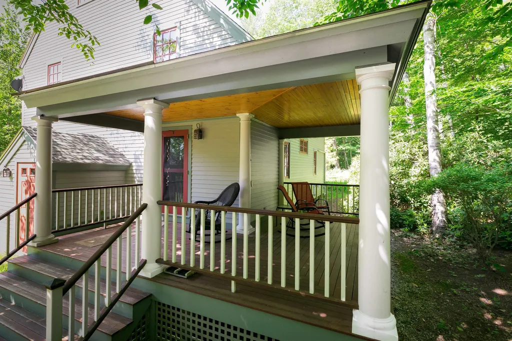 30 Thurston Pond Road Deerfield NH 03037