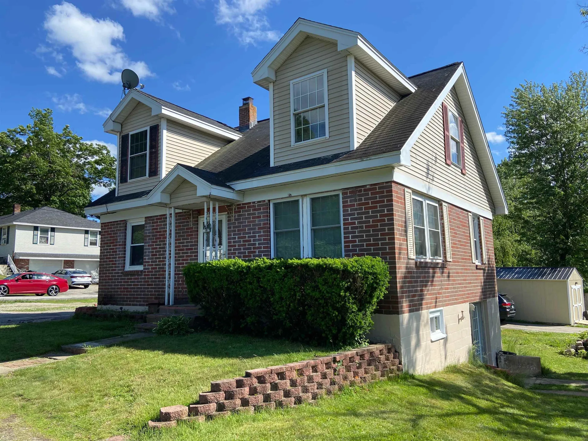 11 Hale Avenue Hooksett NH 03106