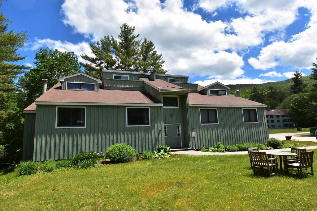 17 Seasons At Attitash Road Bartlett NH 03812