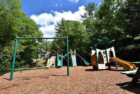17 Seasons At Attitash Road Bartlett NH 03812