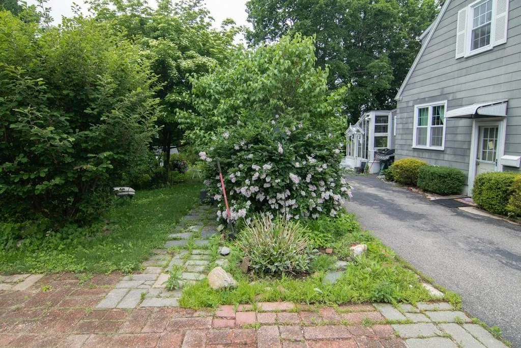 9 Birchwood Place Dover NH 03820