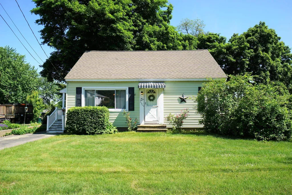 212 Titus Avenue Manchester NH 03103