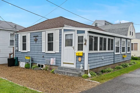 9 Kentville Terrace Hampton NH 03842-2933
