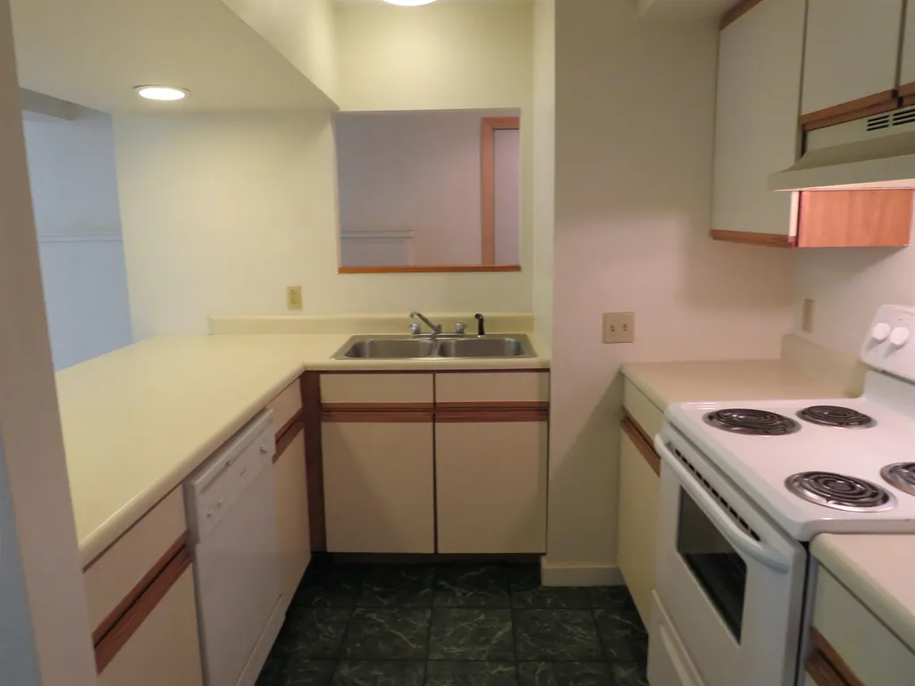 30 Wolf Road Lebanon NH 03766