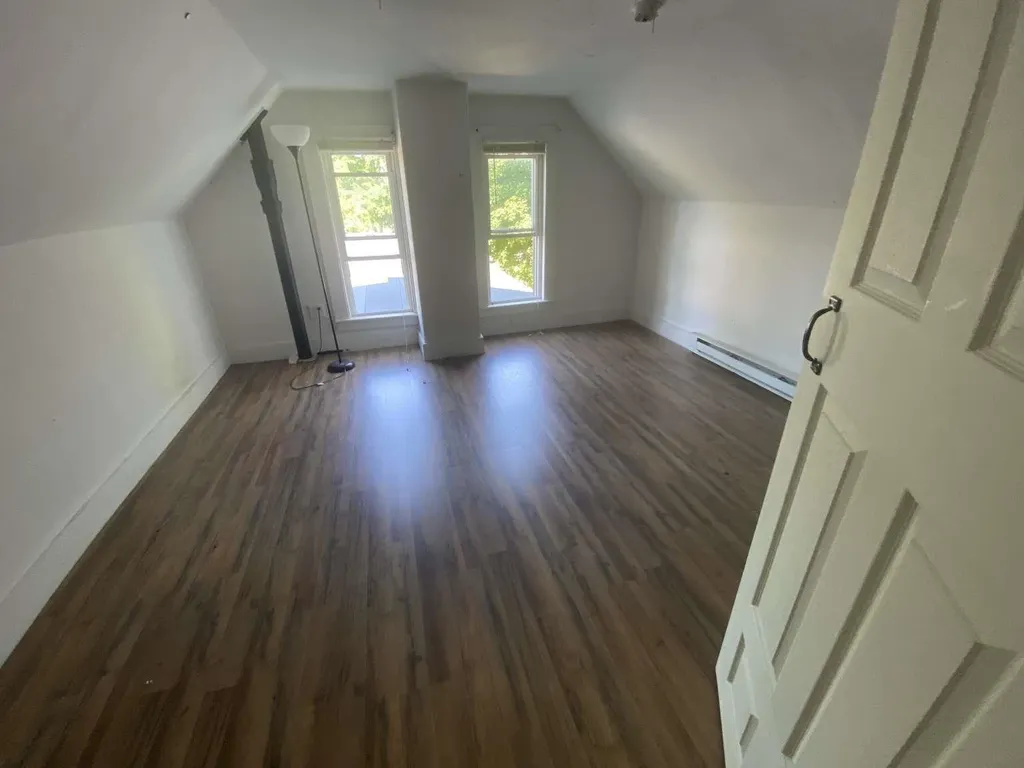 28 Charles Street Rochester NH 03867