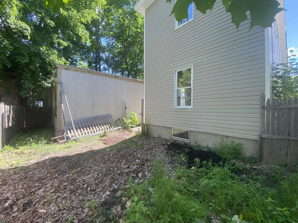 28 Charles Street Rochester NH 03867