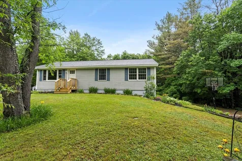 30 Crab Apple Way Loudon NH 03307