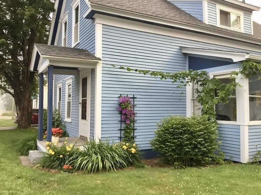 58 Bridge Street Colebrook NH 03576