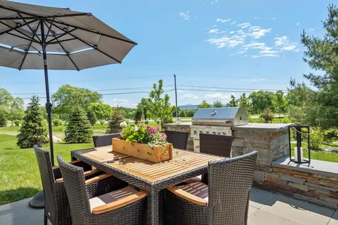 49 Carmi Drive Shelburne VT 05482