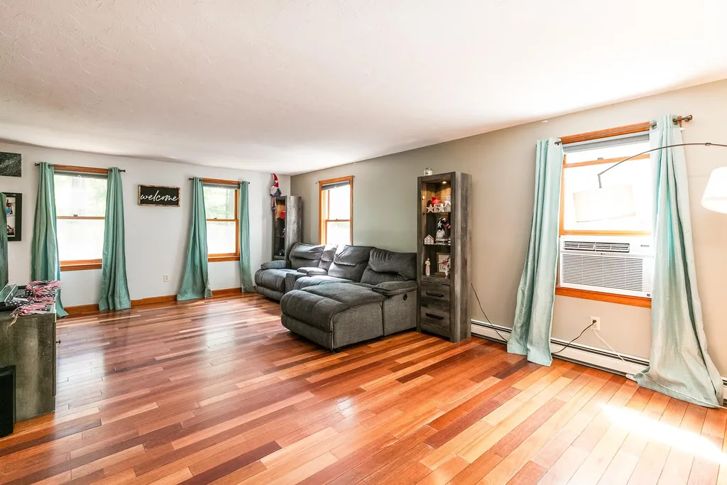 103 Hillside Drive Henniker NH 03242