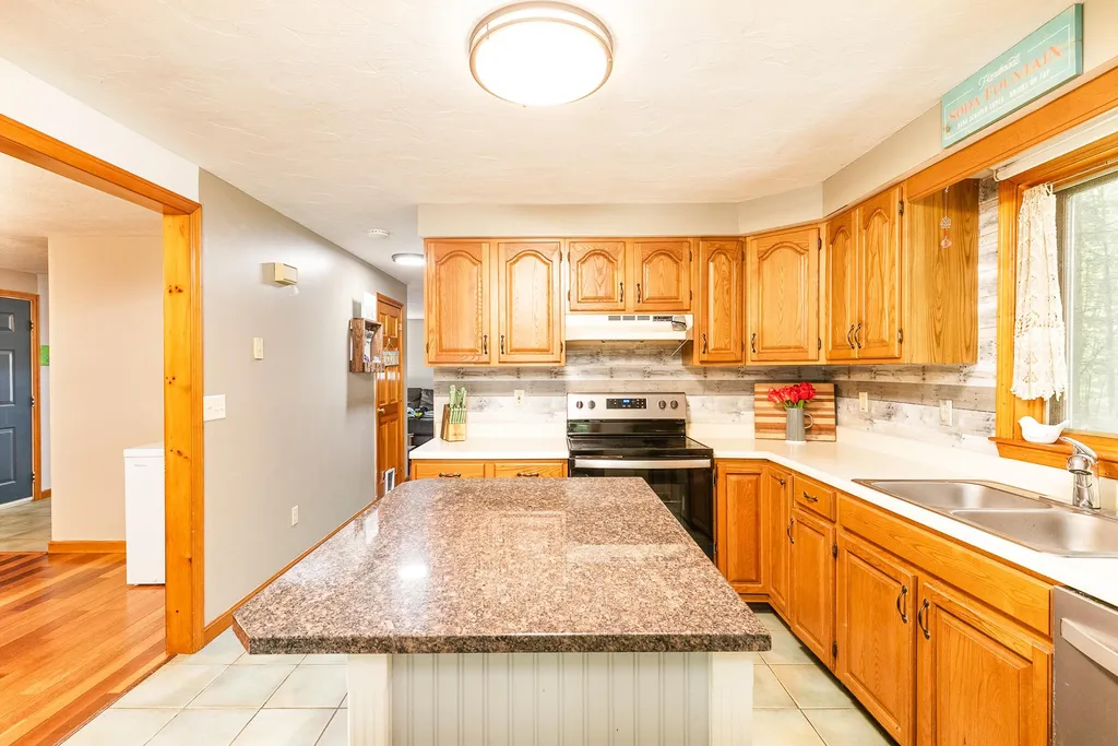 103 Hillside Drive Henniker NH 03242