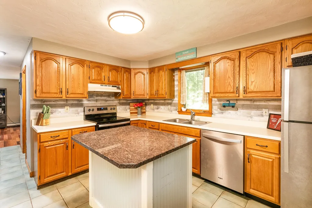 103 Hillside Drive Henniker NH 03242