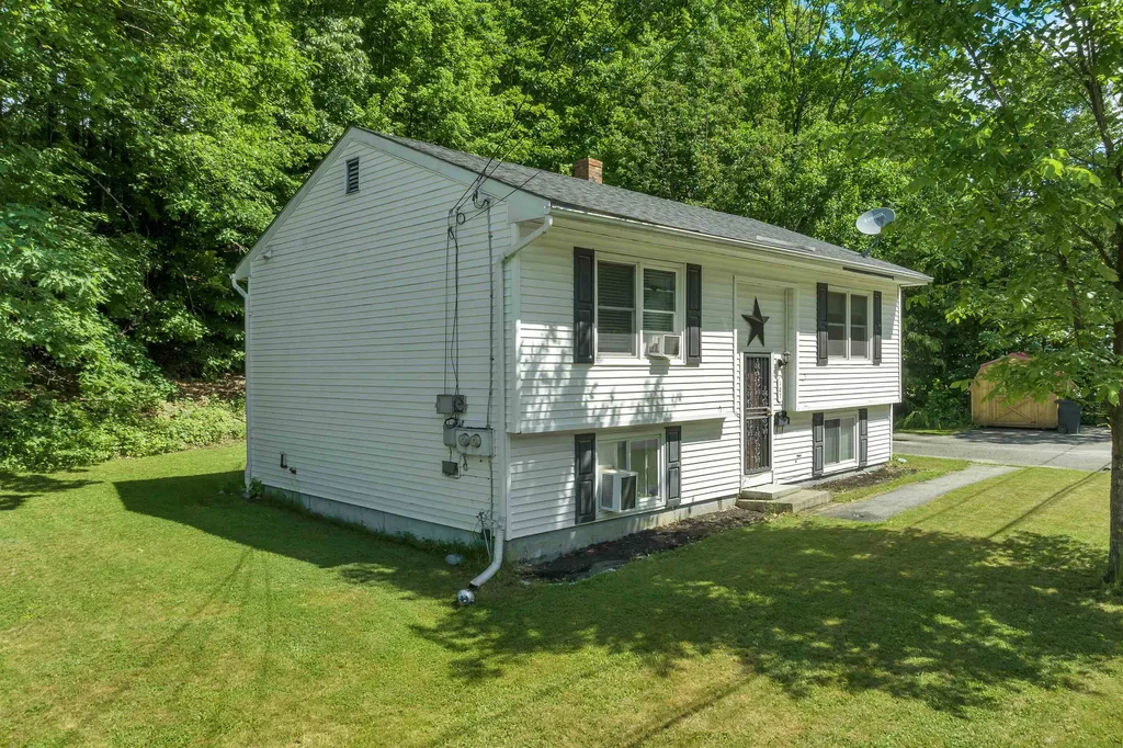 107 Valley Street Laconia NH 03246