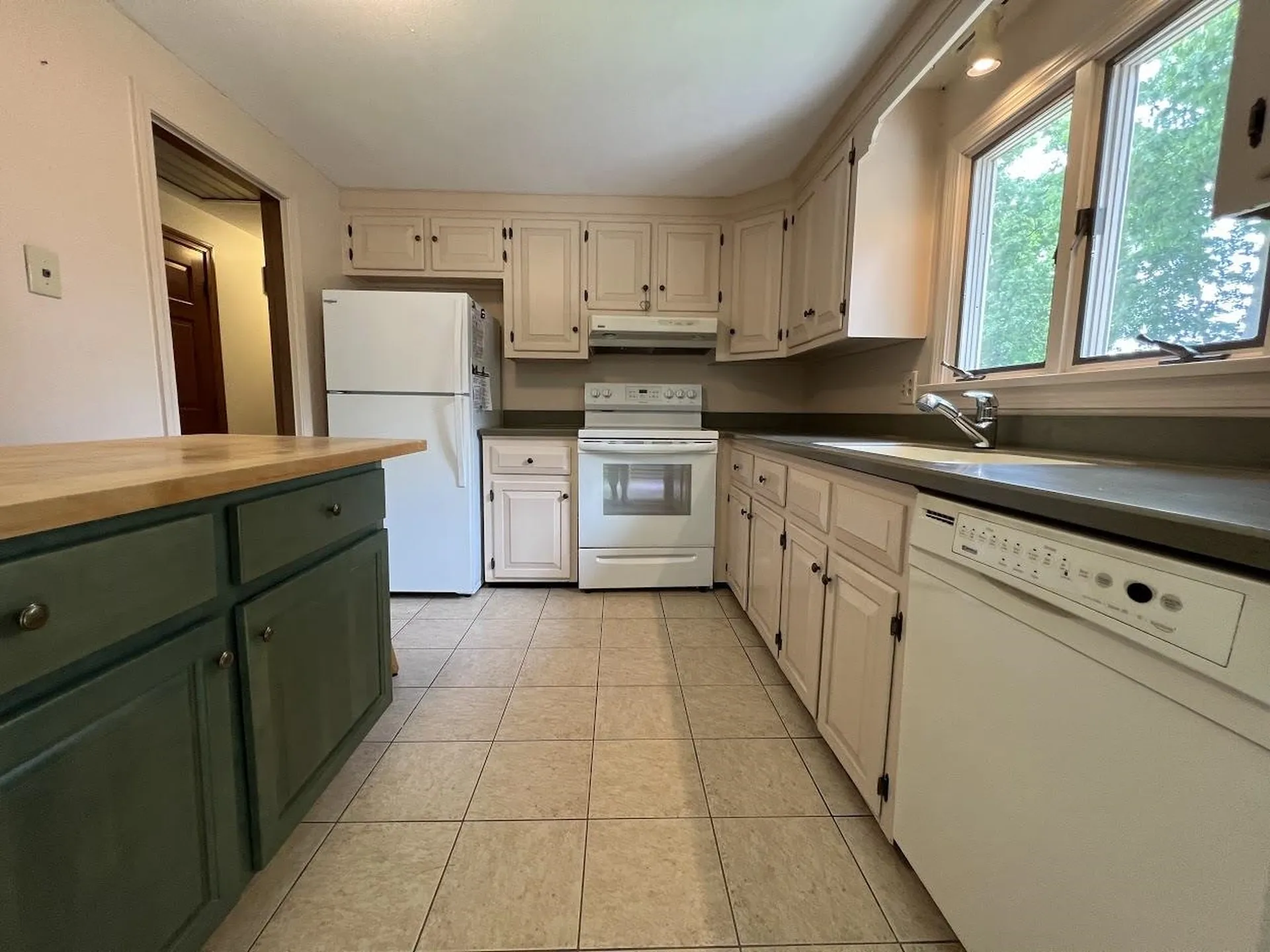 6 Westhill Drive Nashua NH 03062