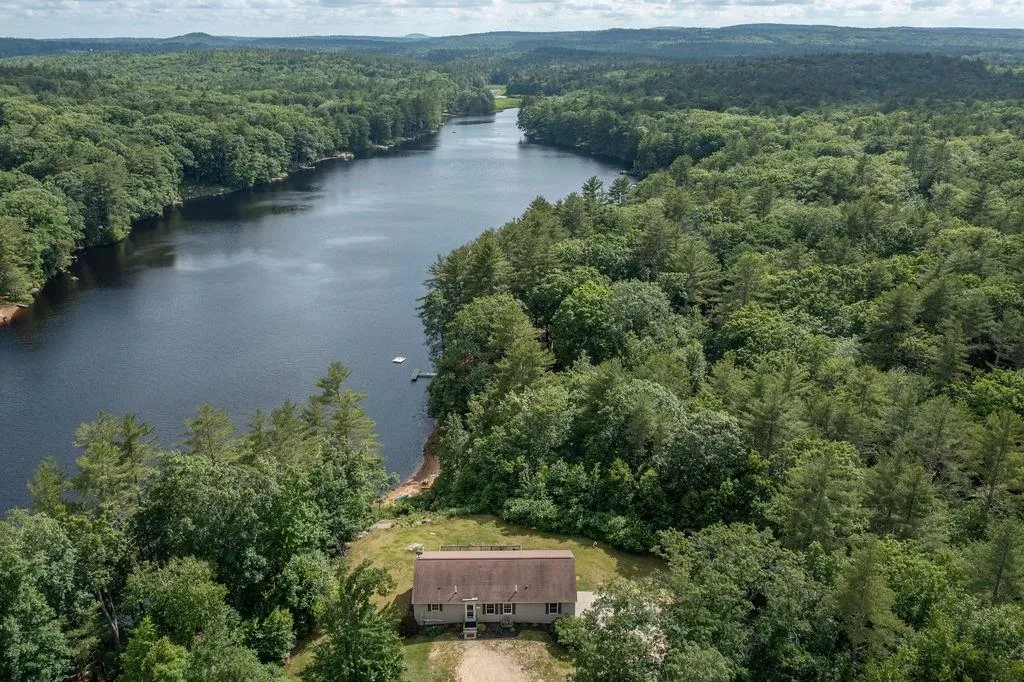 17 Vista Way Barrington NH 03825