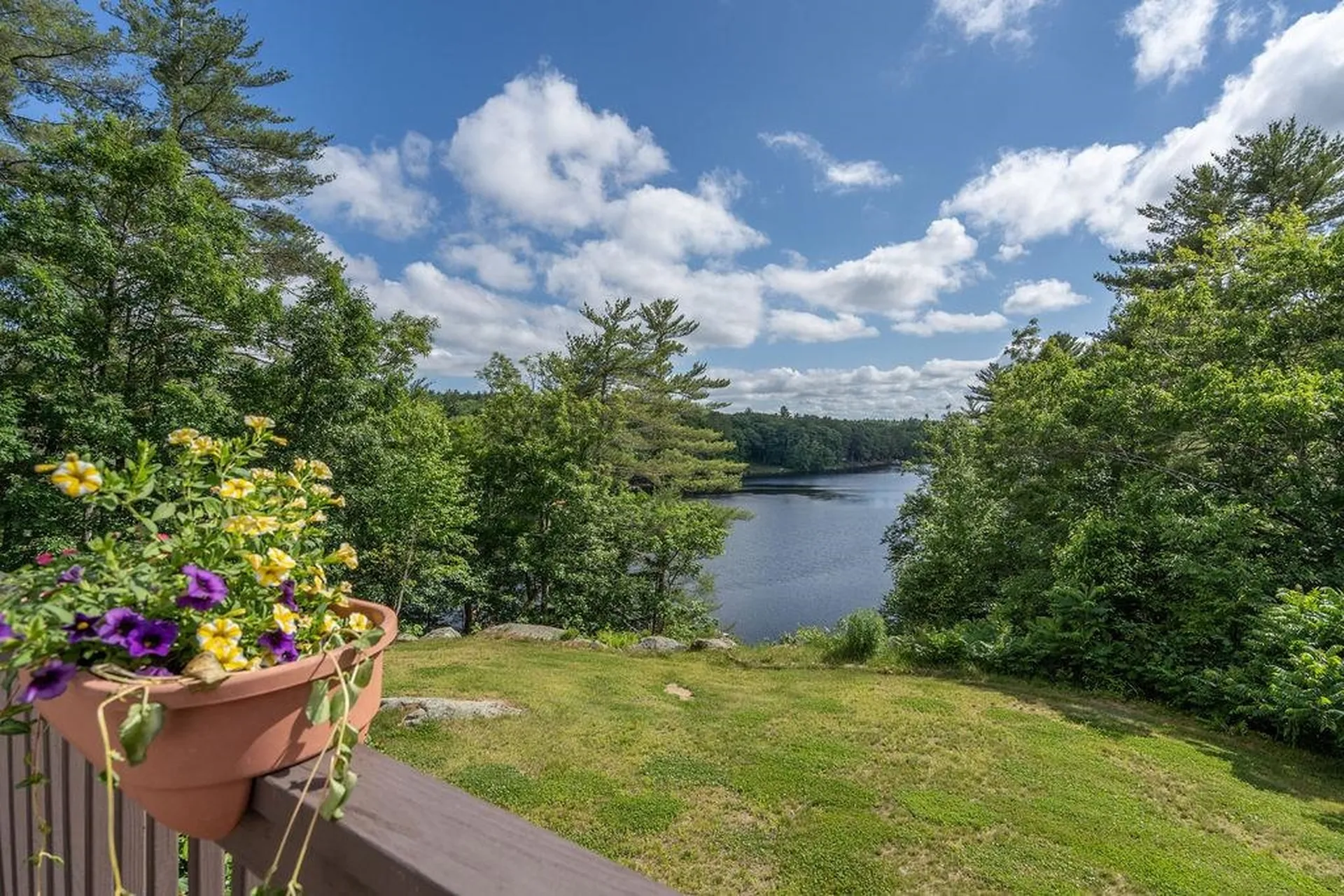 17 Vista Way Barrington NH 03825