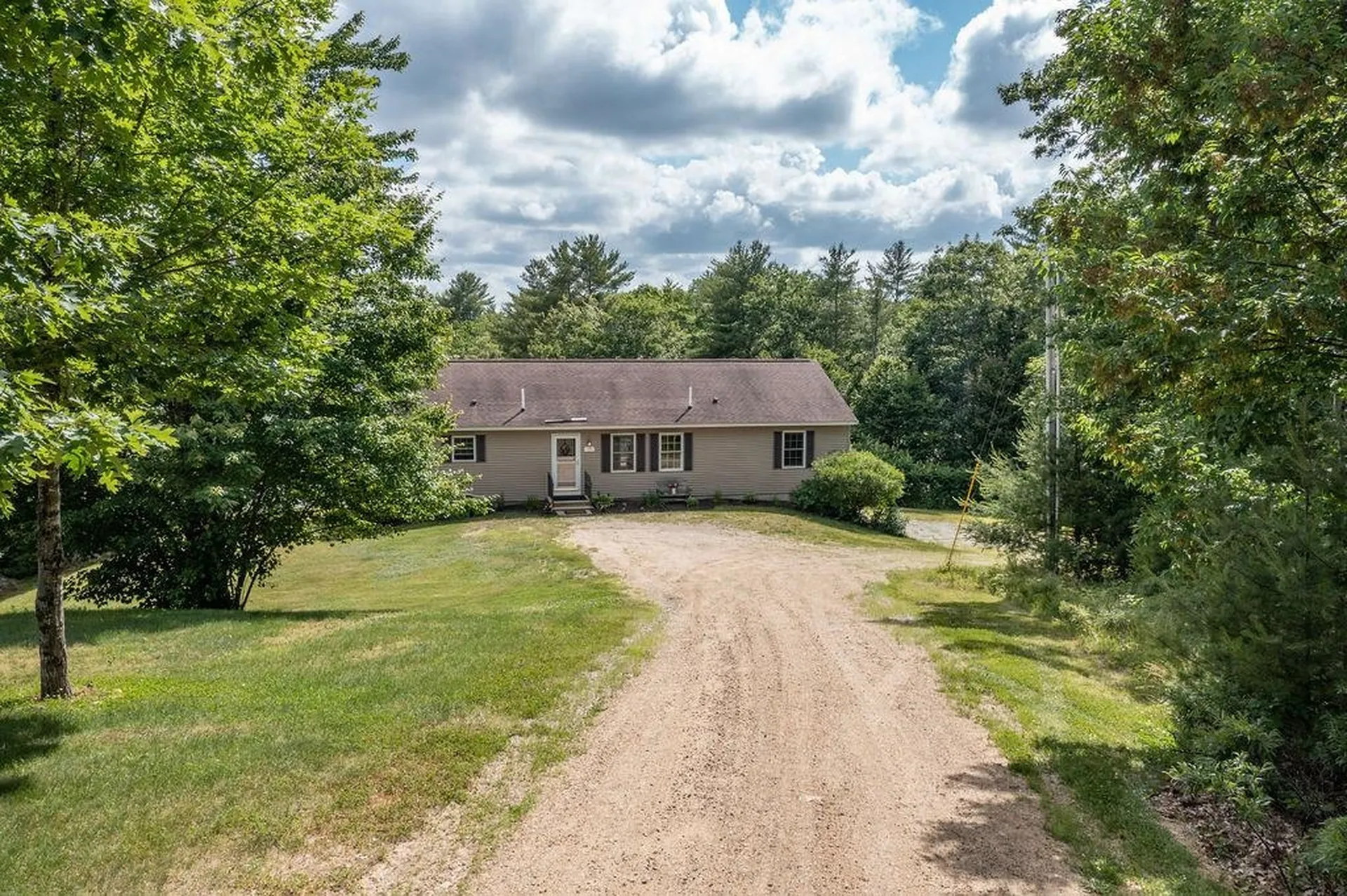 17 Vista Way Barrington NH 03825
