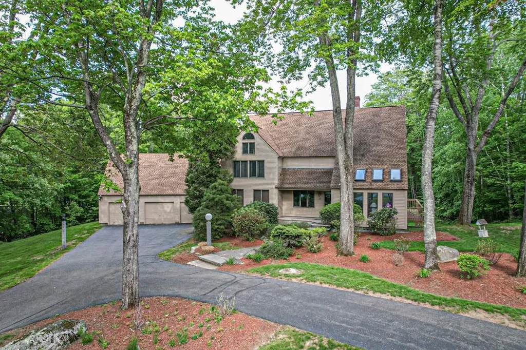 18 Tonga Drive Bow NH 03304