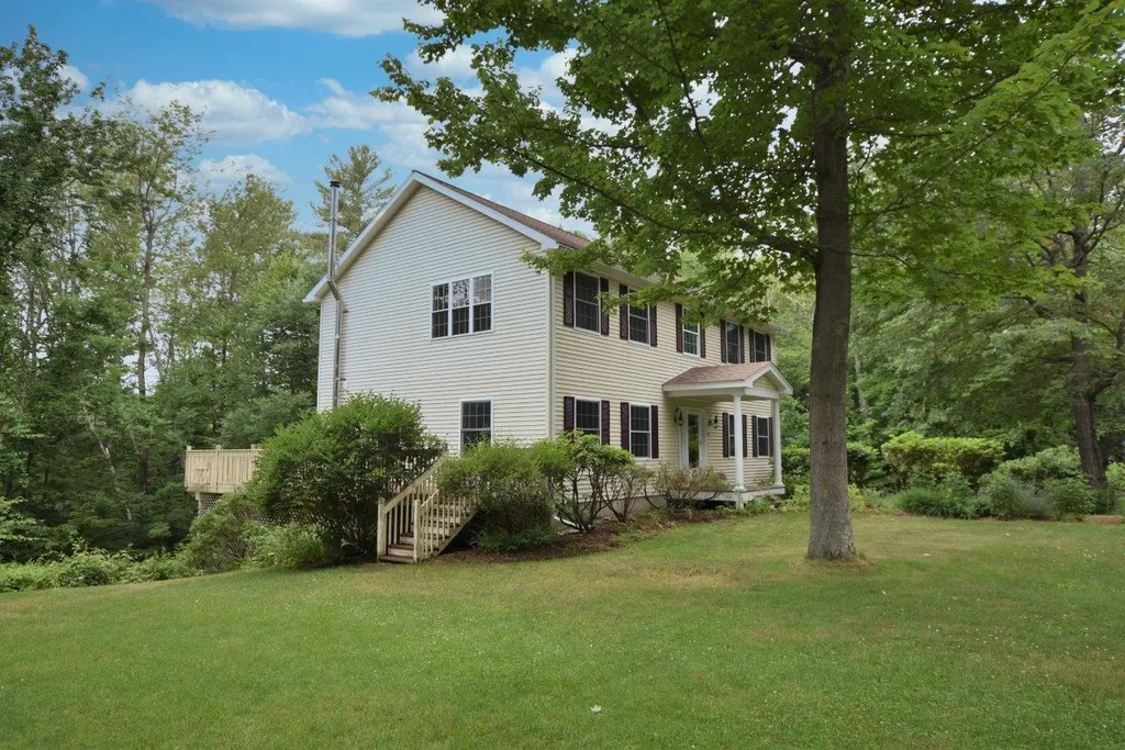 16 Berrywood Drive Wolfeboro NH 03894